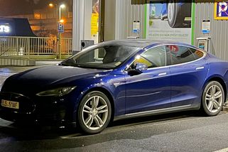 Blesková zpráva: Elektromobily dostaly tvrdou ránu. První soumrak konce právě nastává